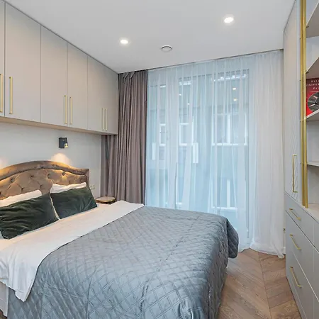 Butas Brand New In Old Town By Hostlovers