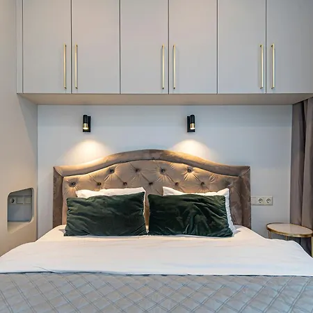 Butas Brand New In Old Town By Hostlovers