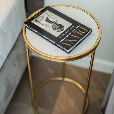 Brand New In Old Town By Hostlovers Apartment