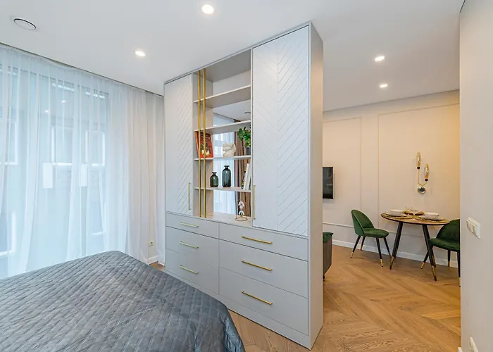 Brand New In Old Town By Hostlovers Apartment